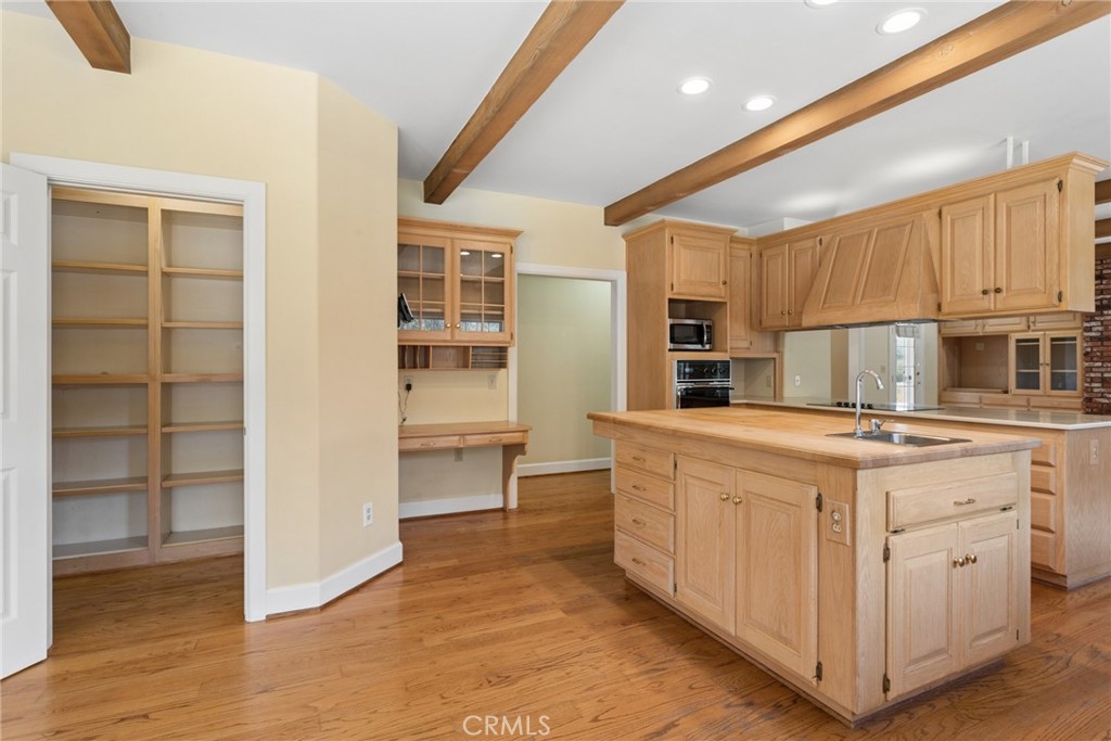 1403 Noyes Road