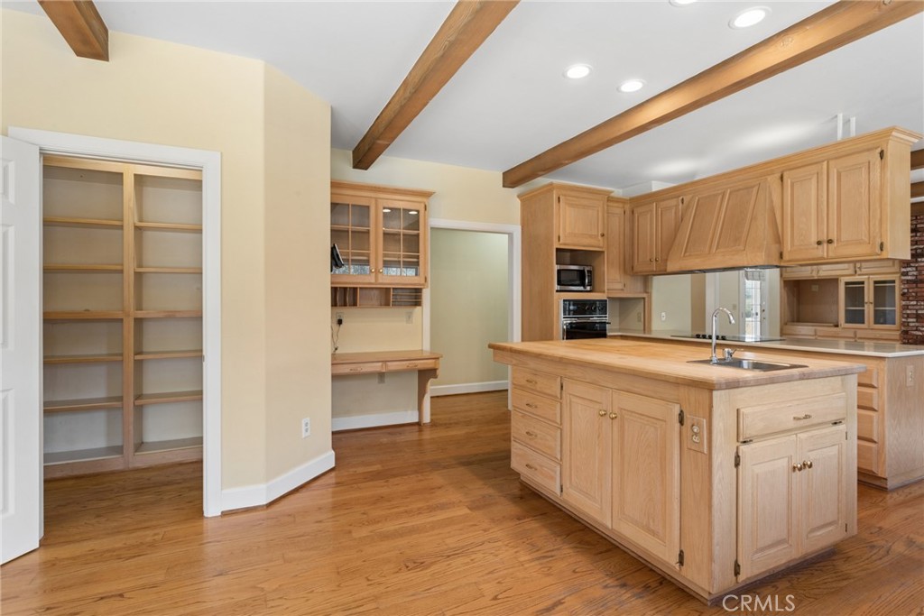 1403 Noyes Road