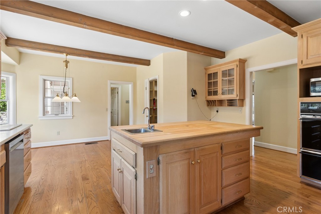 1403 Noyes Road