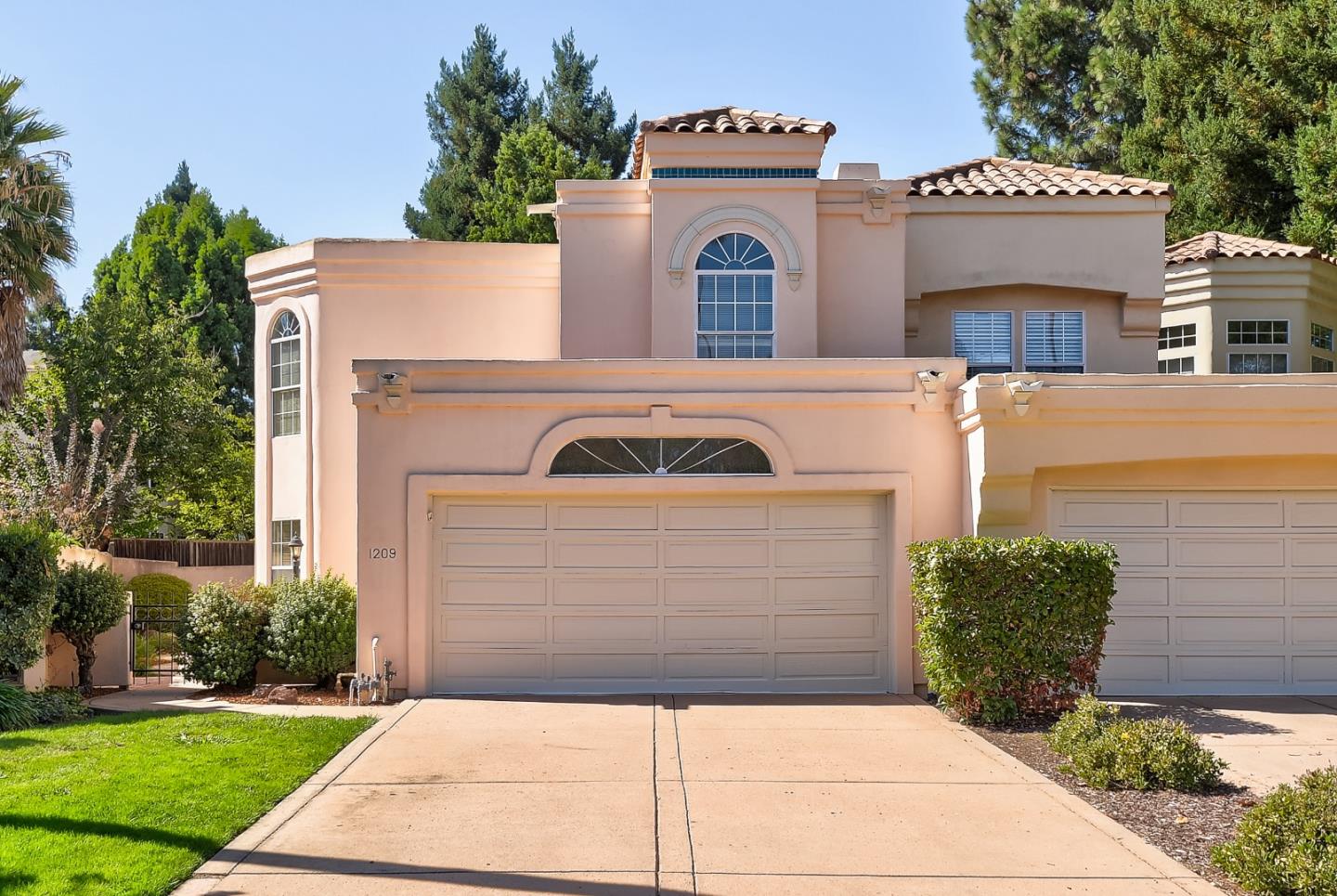 1209 Cuernavaca Circulo