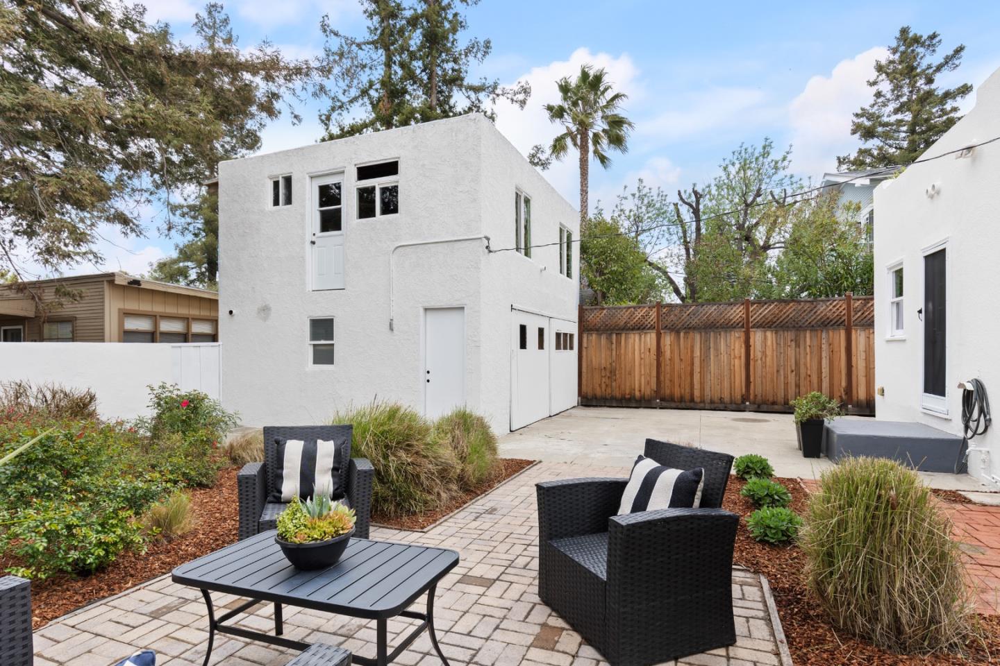 480 Palo Alto AVE