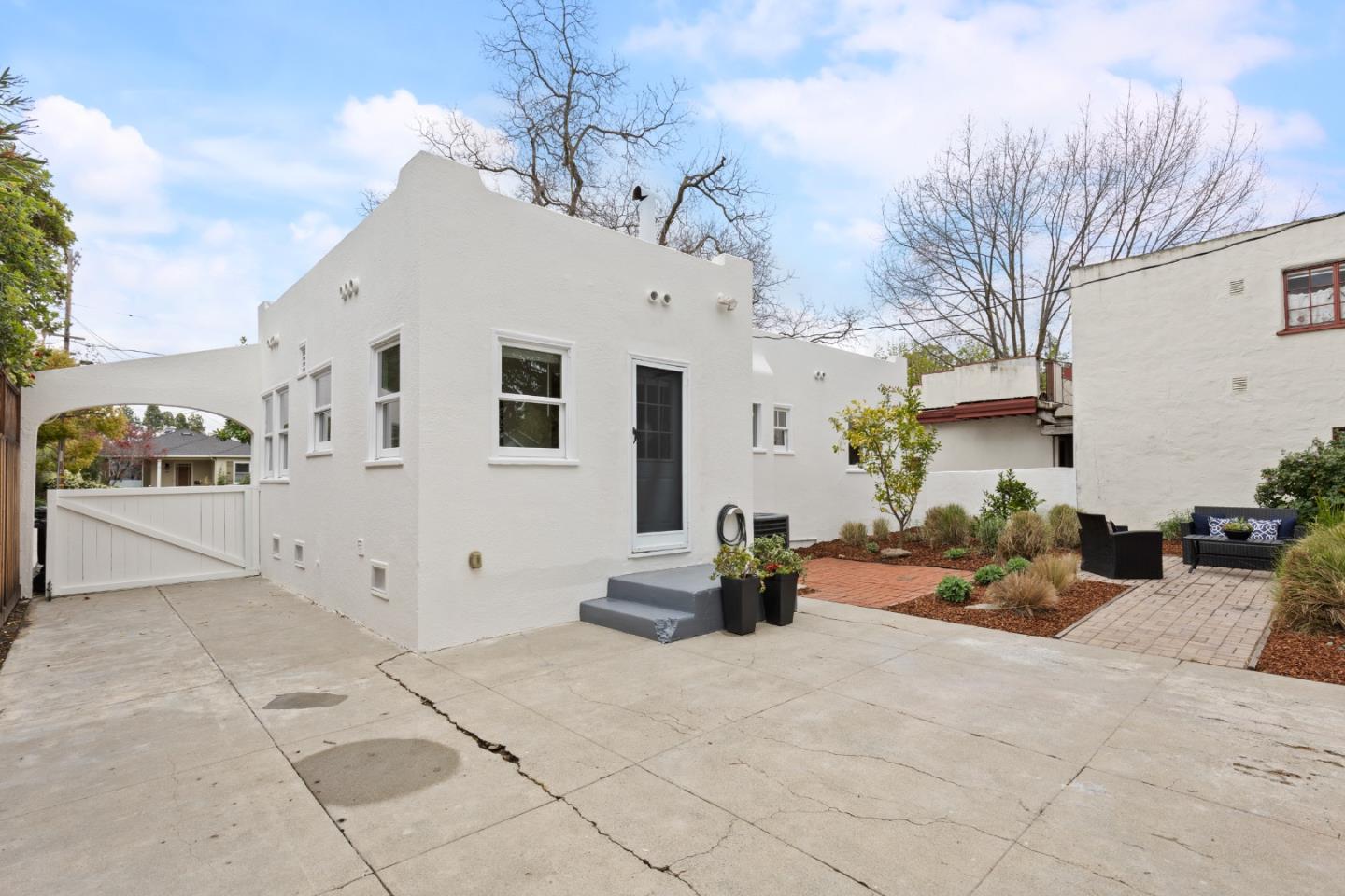 480 Palo Alto AVE