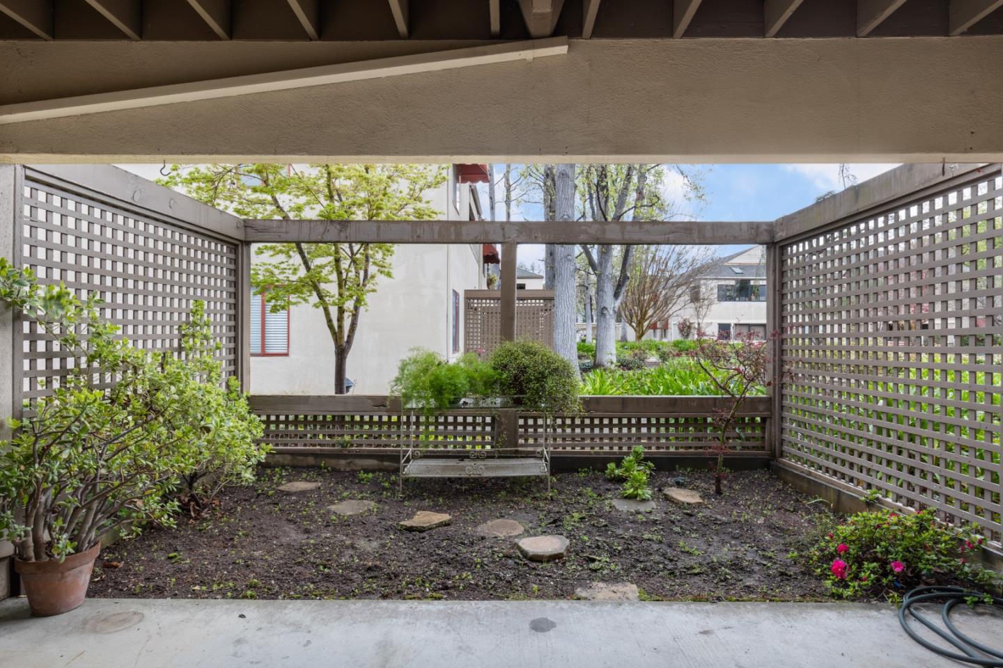 439 Alberto WAY A110