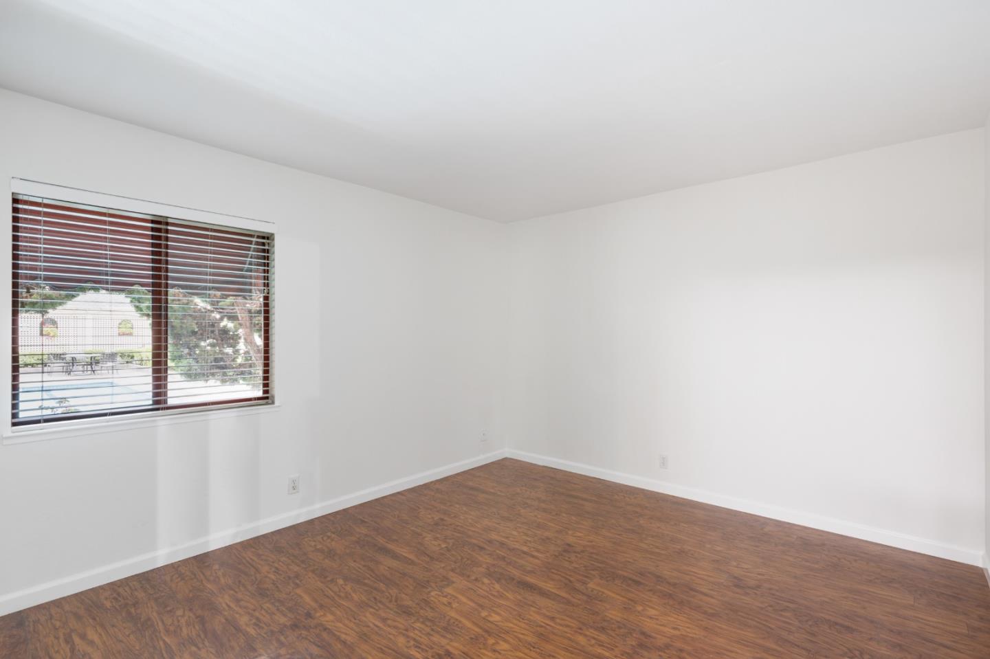 439 Alberto WAY A110