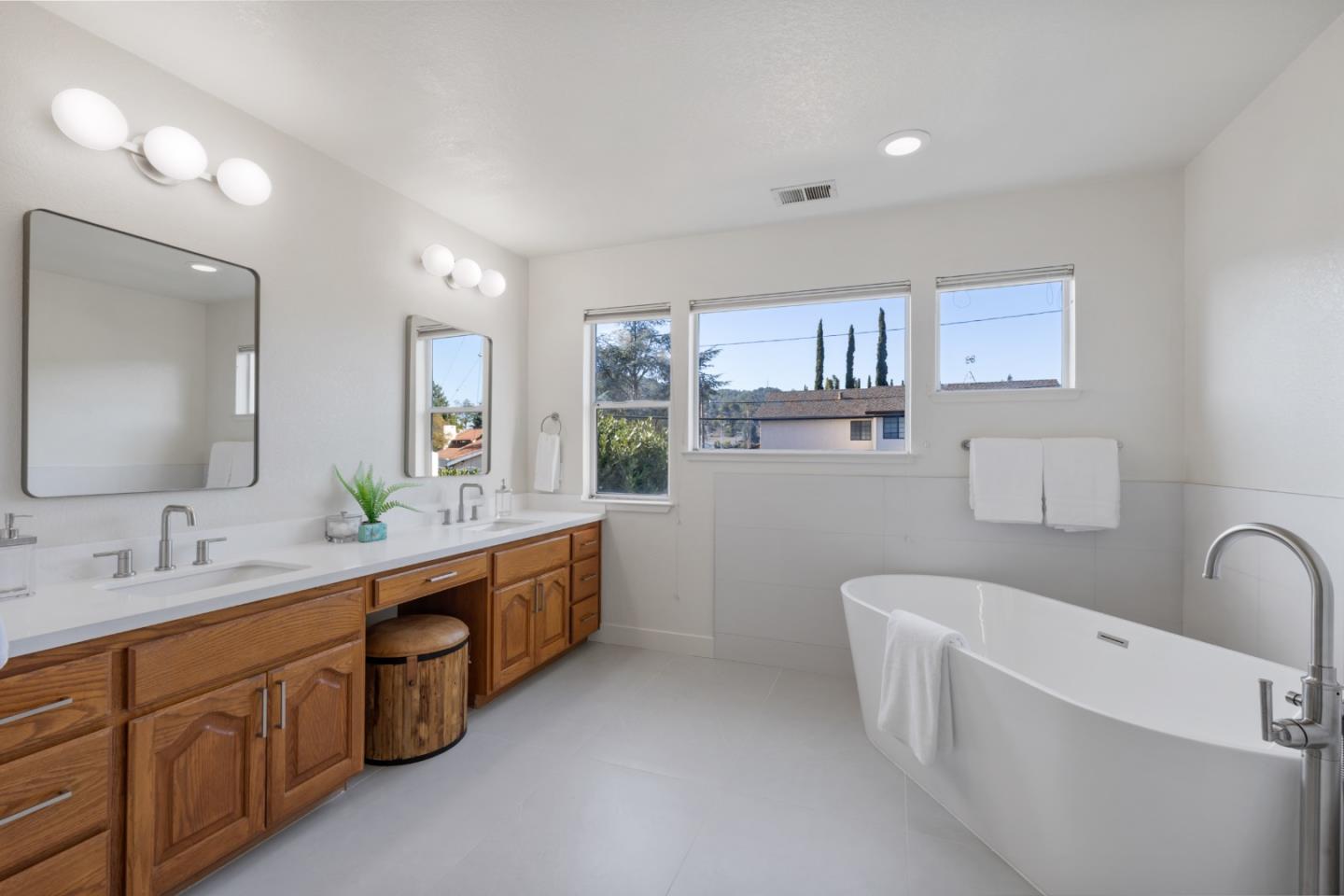 22346 Mcclellan Road