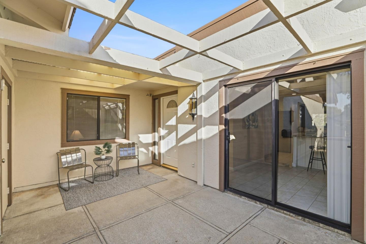 6250 Blauer Lane