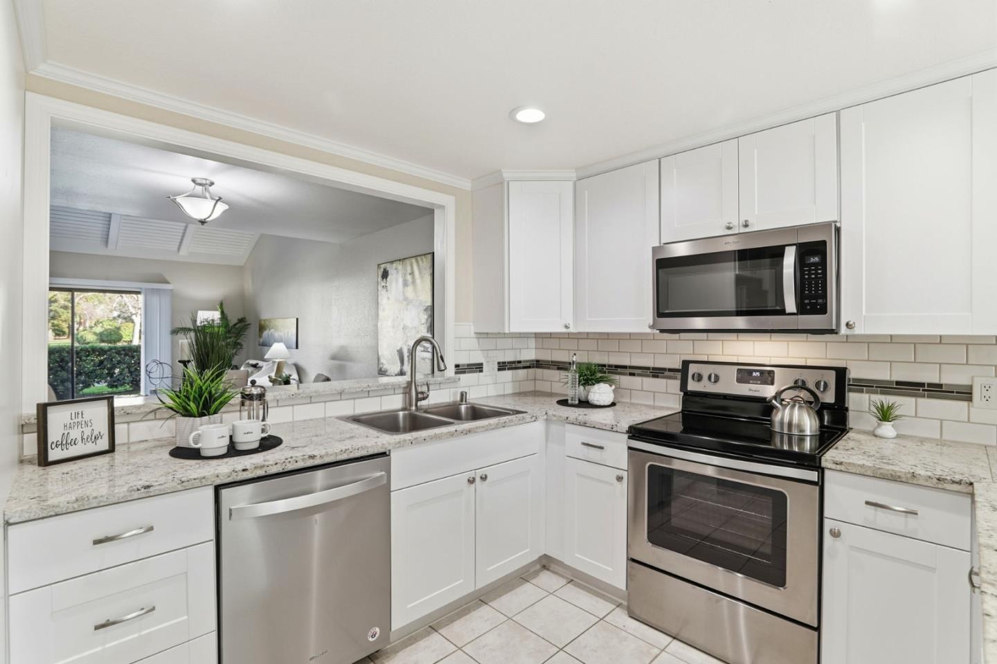 6250 Blauer Lane