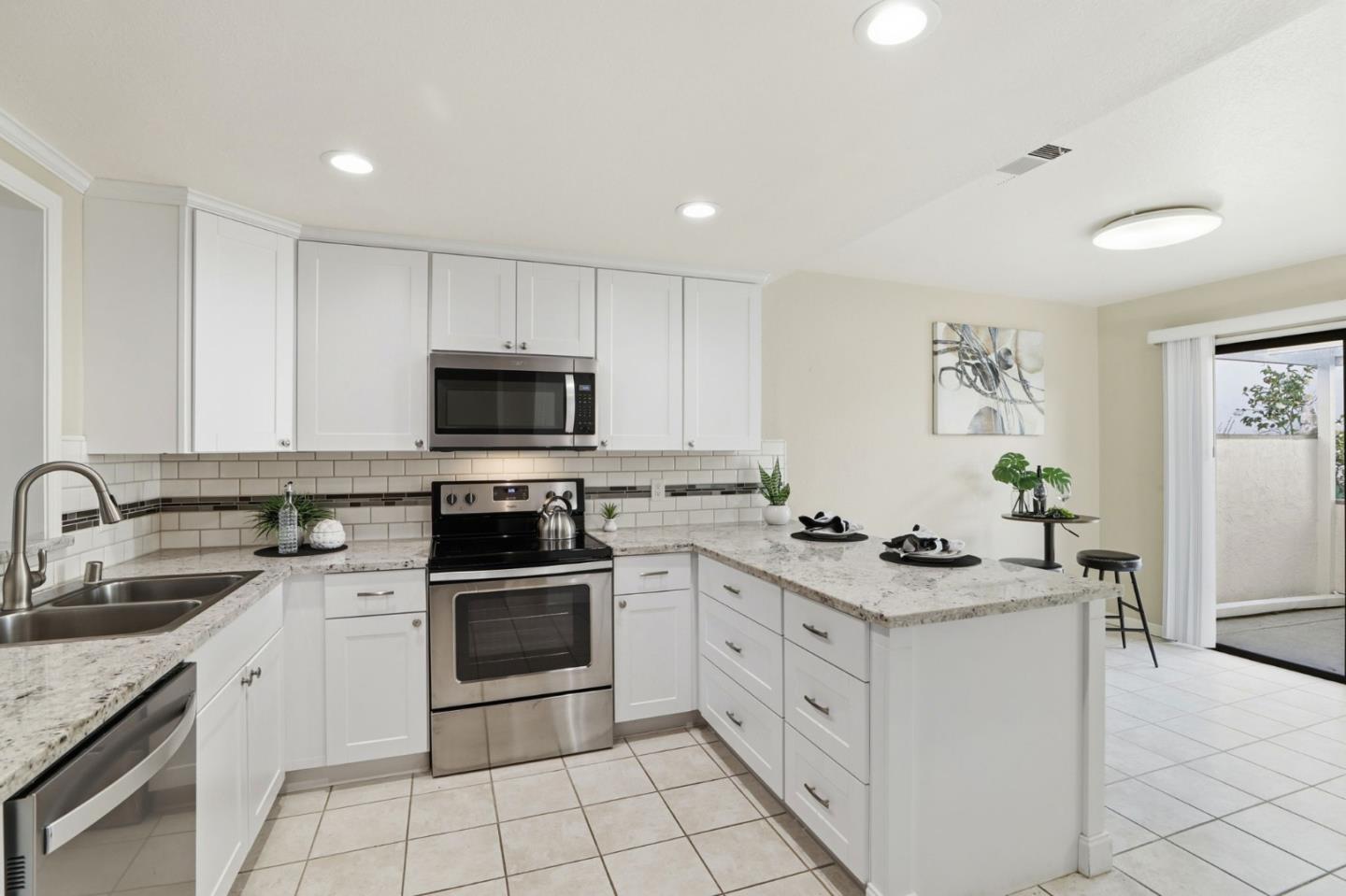 6250 Blauer Lane