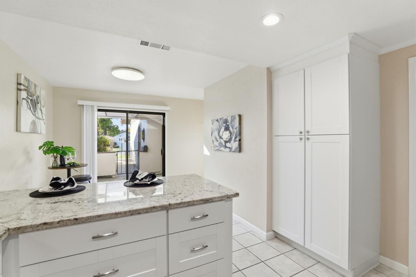 6250 Blauer Lane
