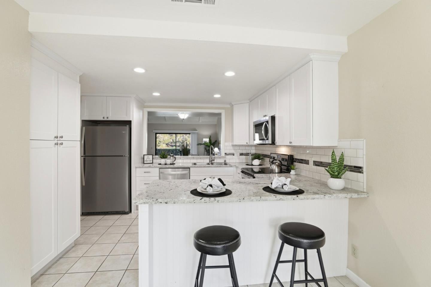 6250 Blauer Lane