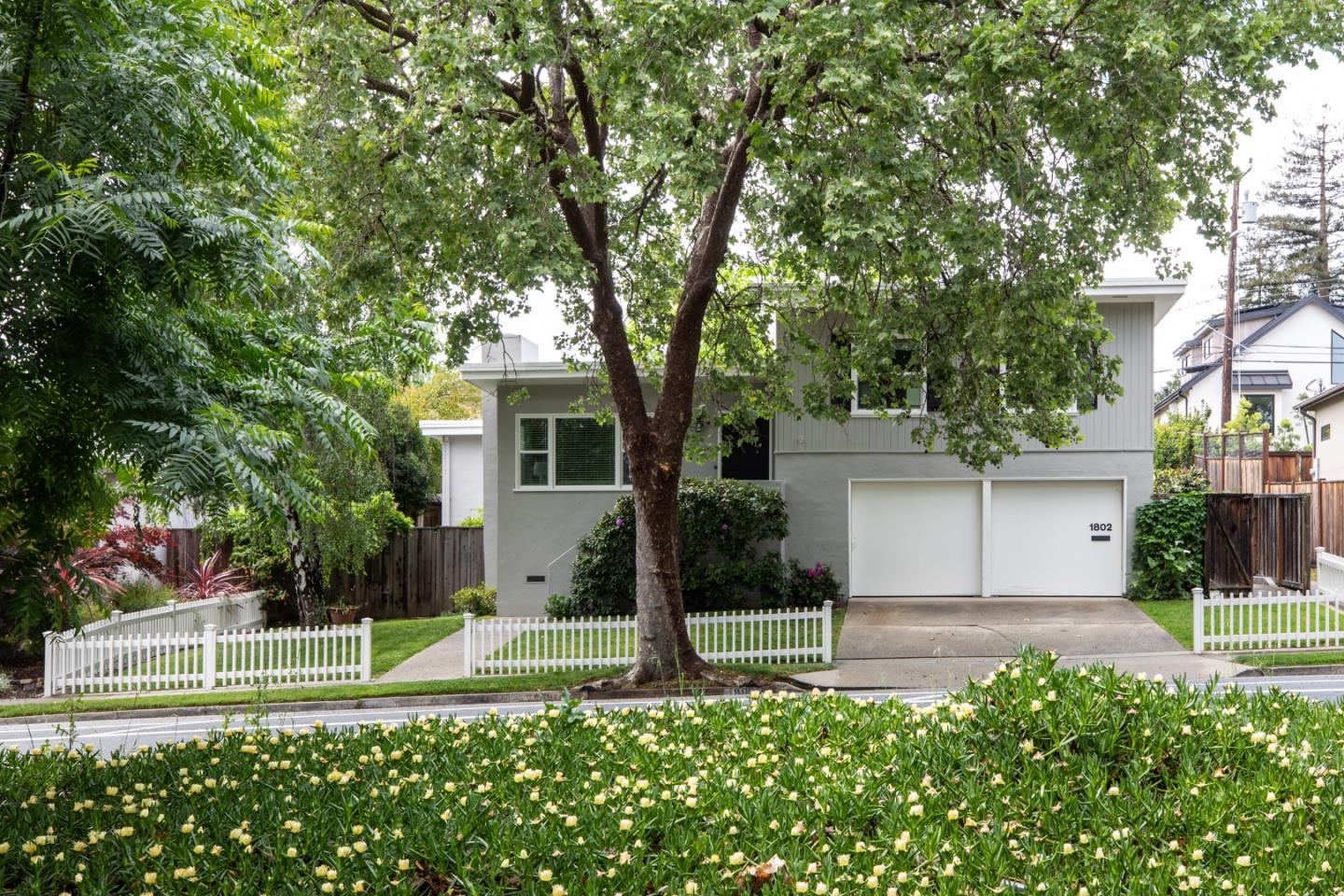 1802 Alameda De Las Pulgas