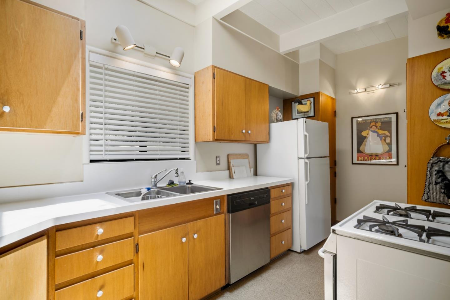 24765 Lower Trail