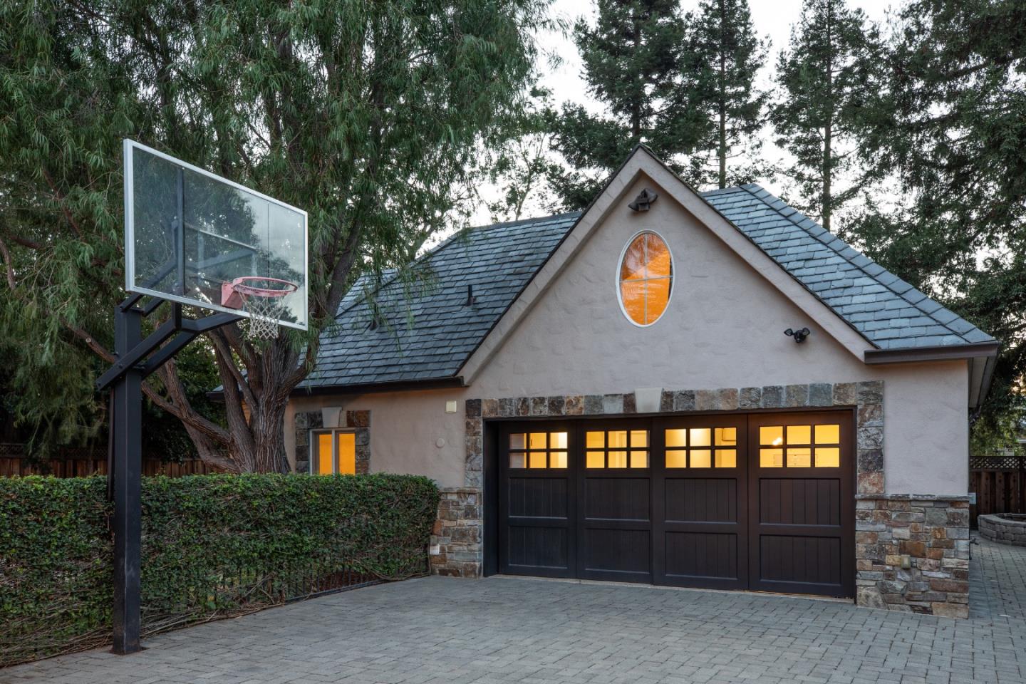 716 Linden AVE