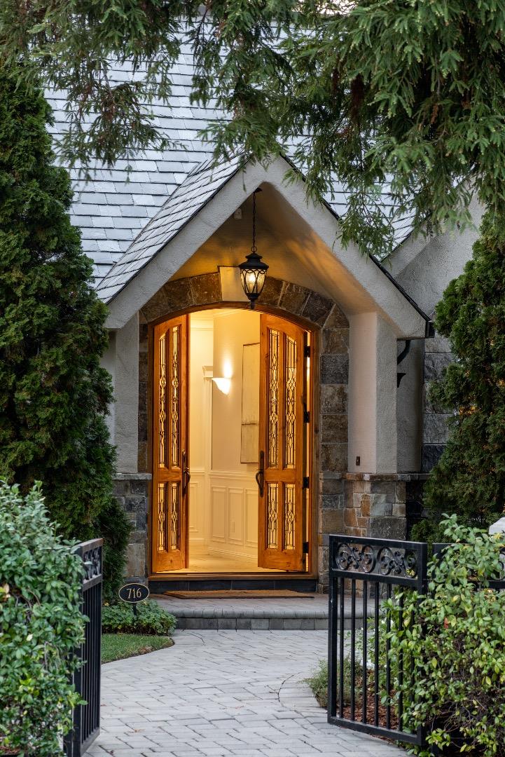 716 Linden AVE