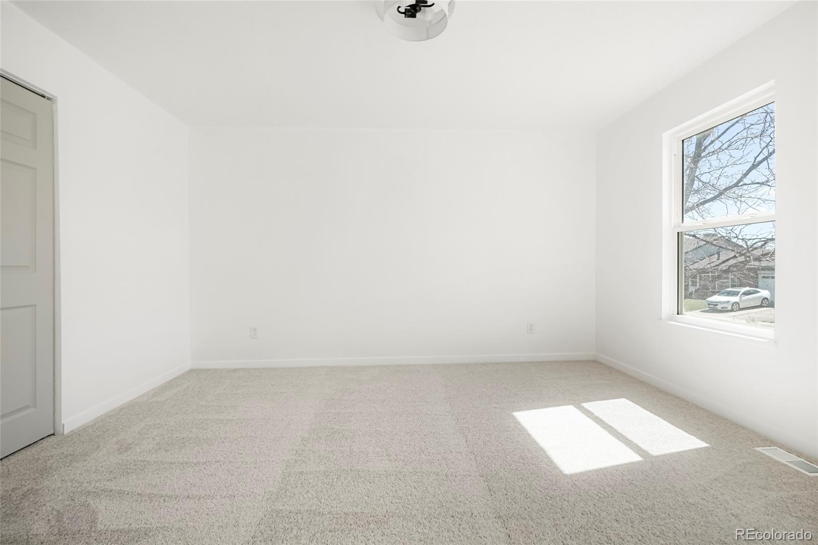 9457 W Hamilton Drive