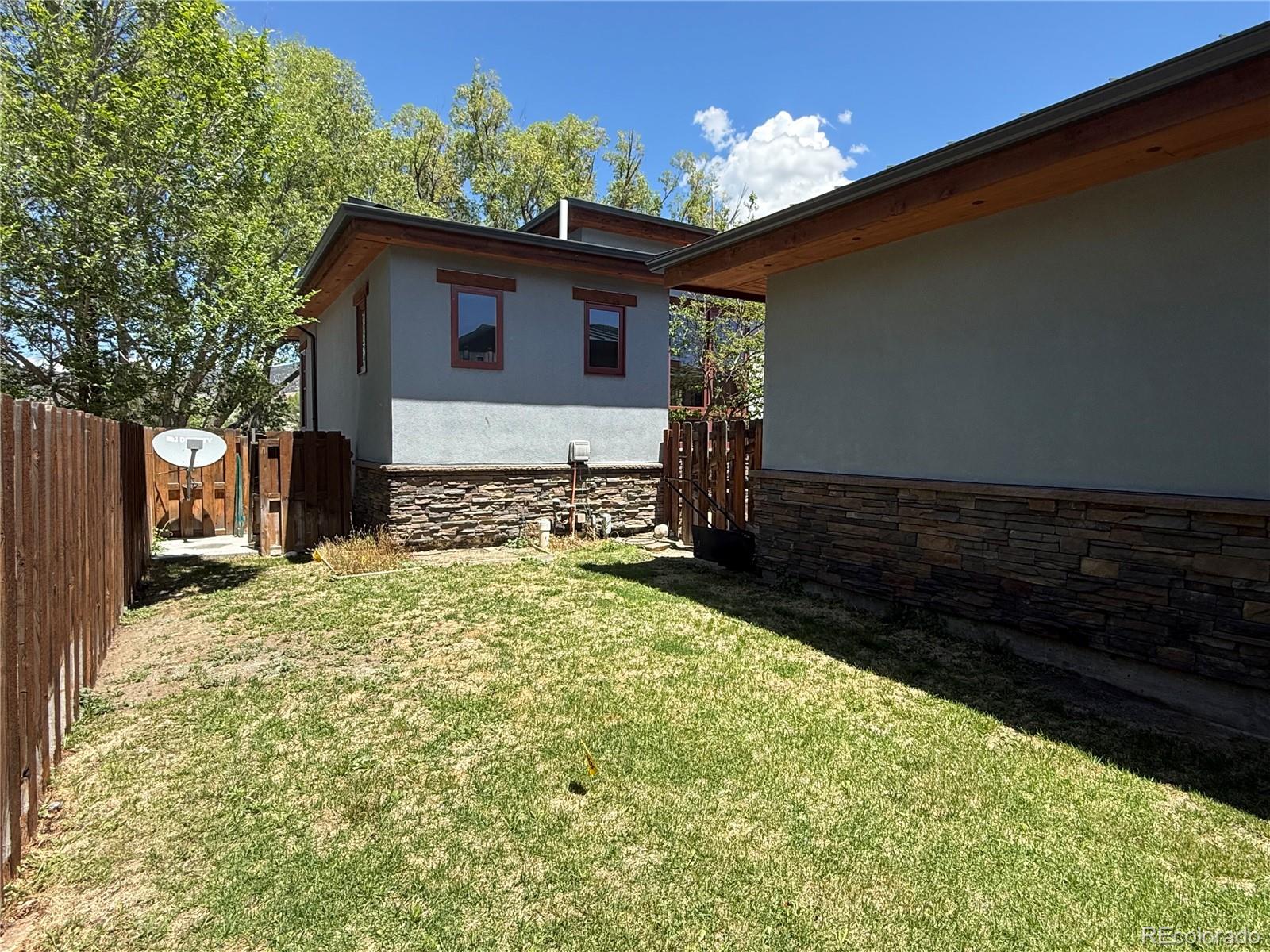107 River West Drive