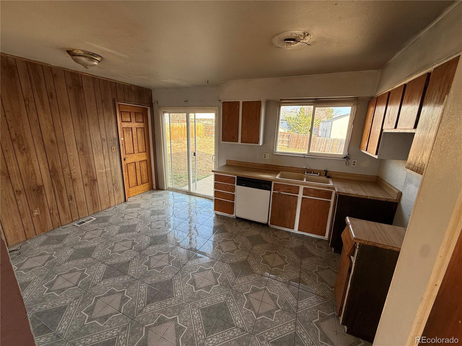 4358 S Alkire Street