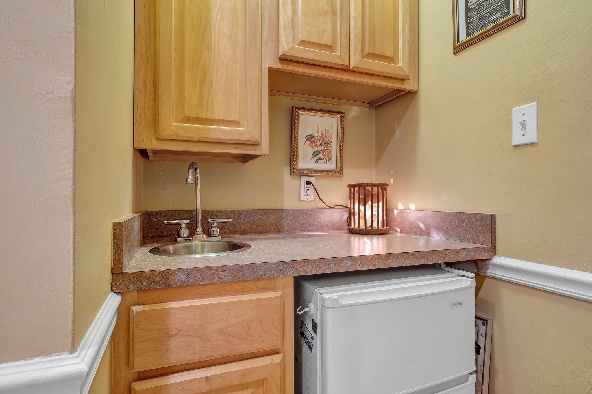 2709 Killarney Way Unit: 2