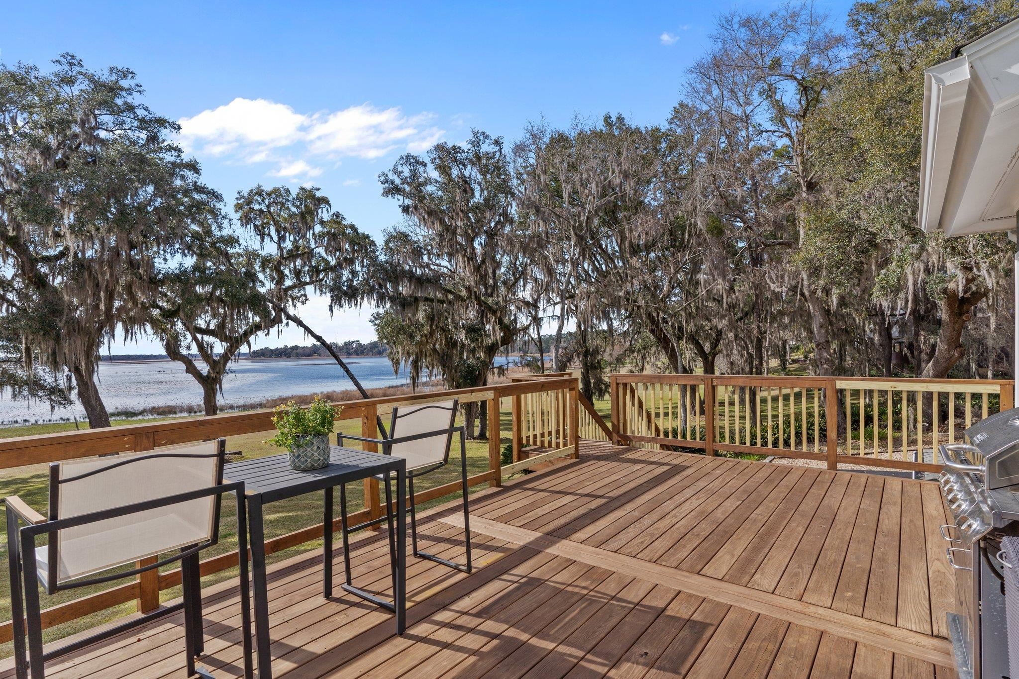 6064 Miller Landing Cove