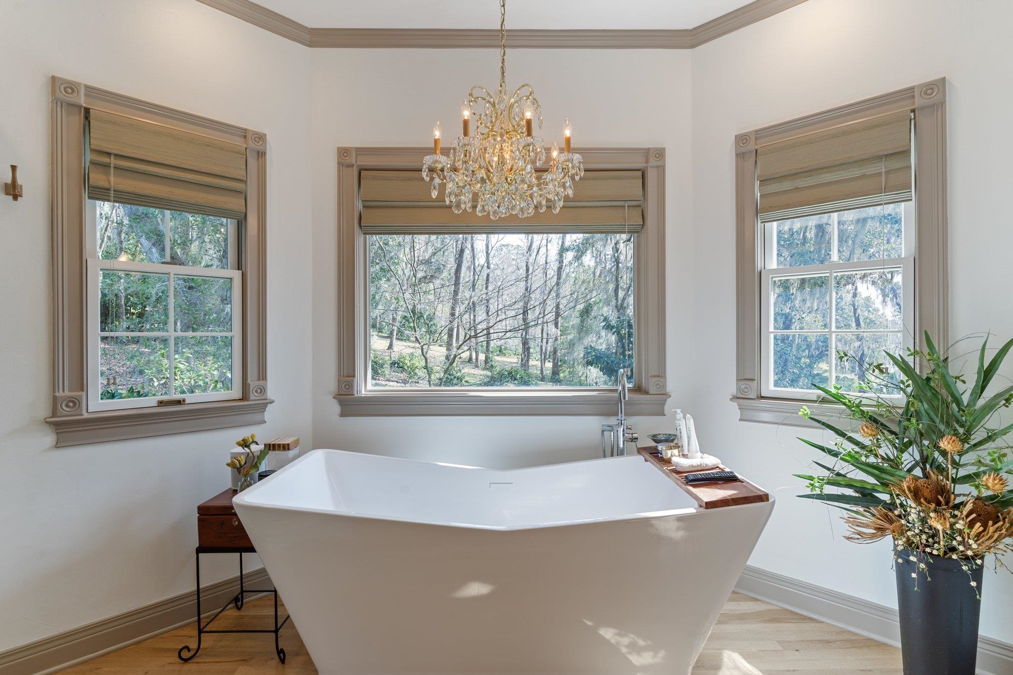 6064 Miller Landing Cove