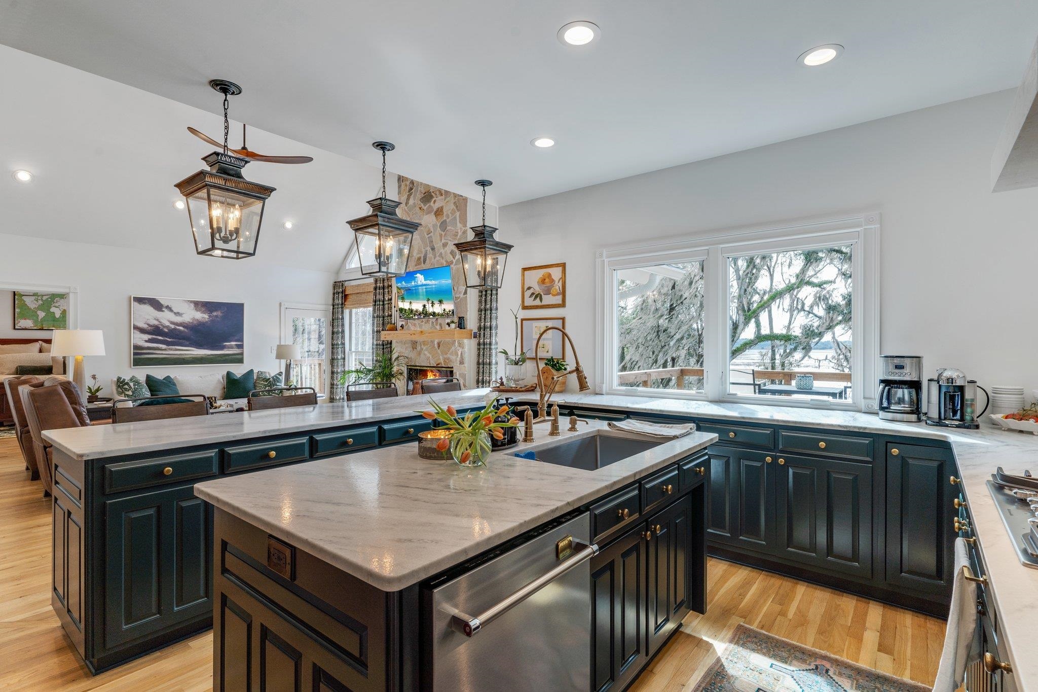 6064 Miller Landing Cove