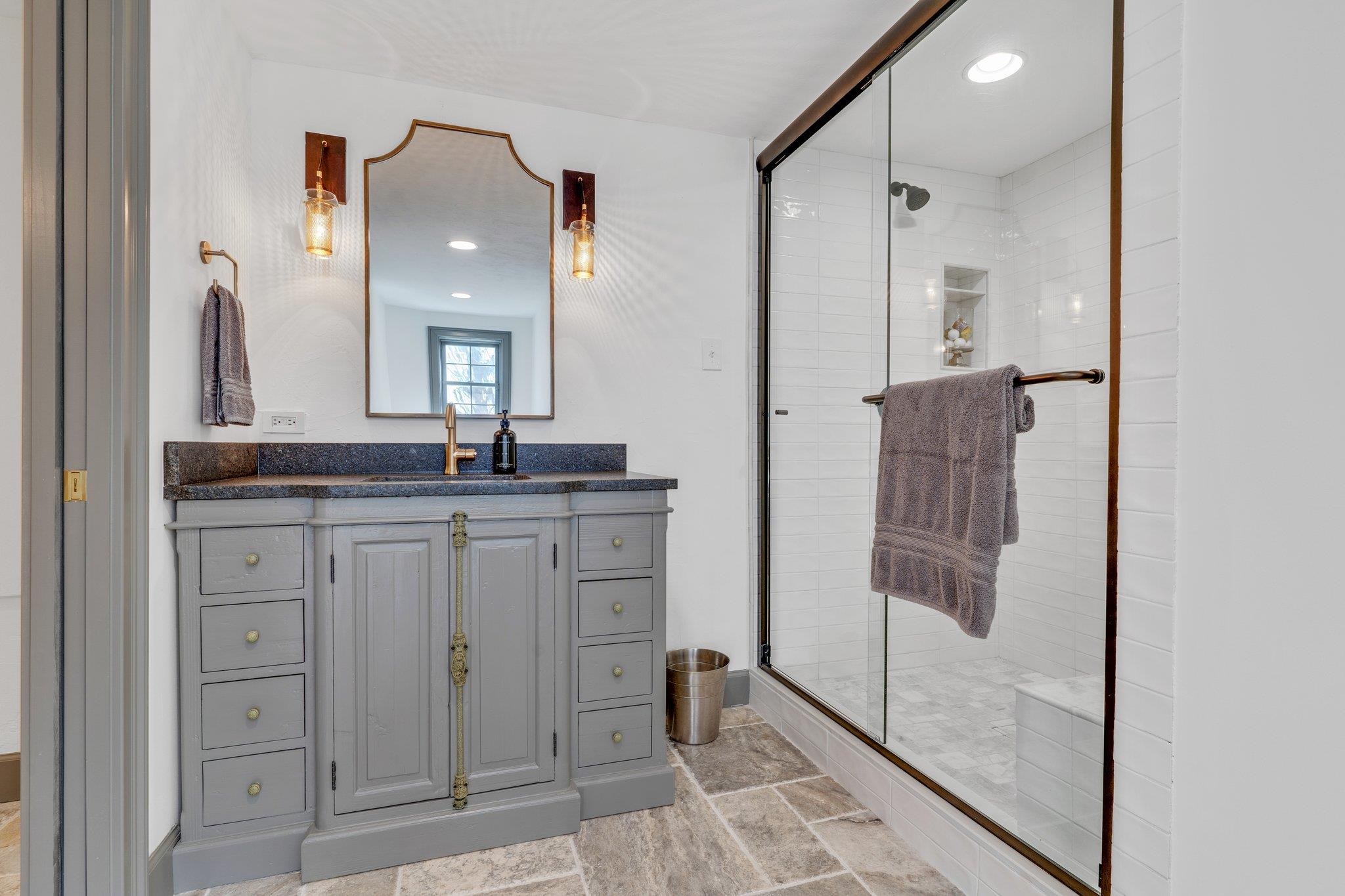 6064 Miller Landing Cove