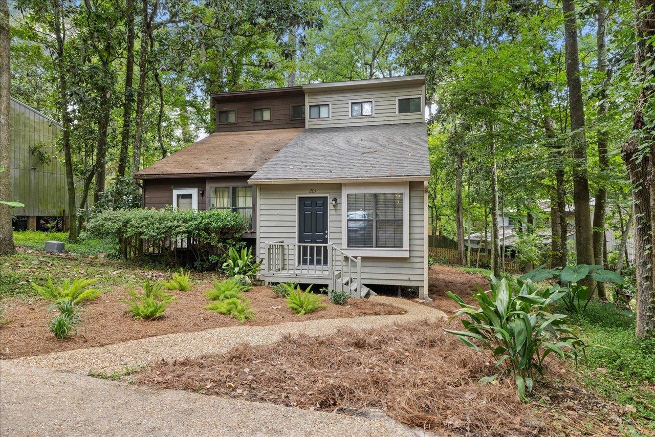 201 PARKBROOK Circle