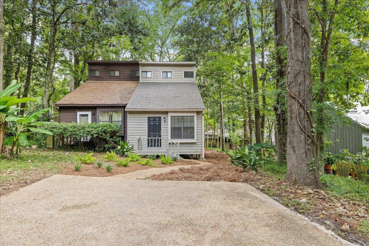 201 PARKBROOK Circle