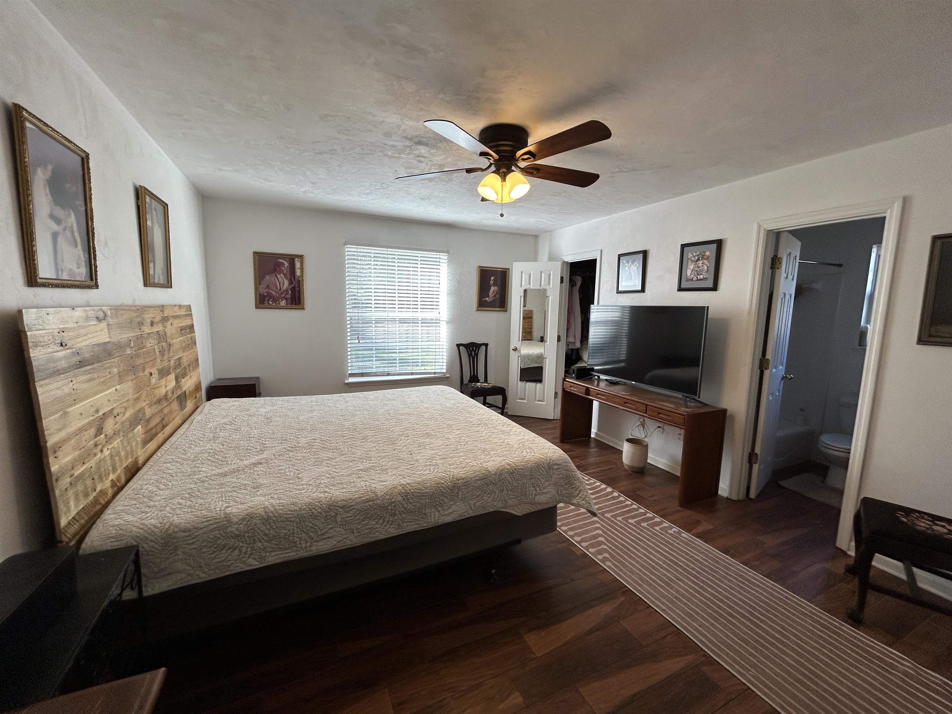 20047 Edgewater Court