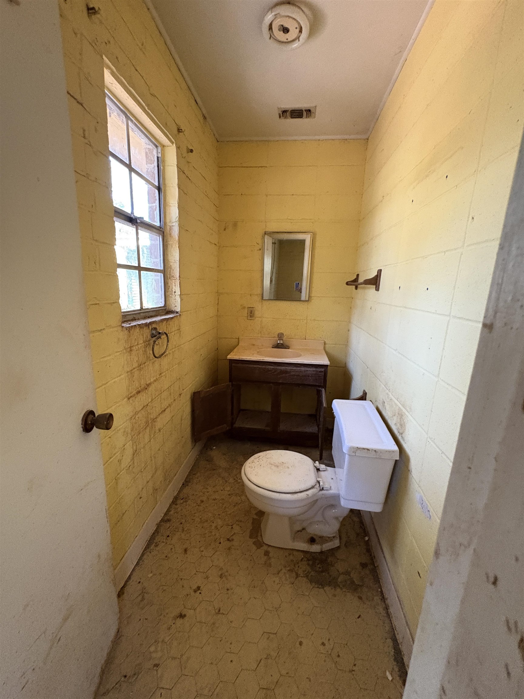 4278 Blount Creek Road