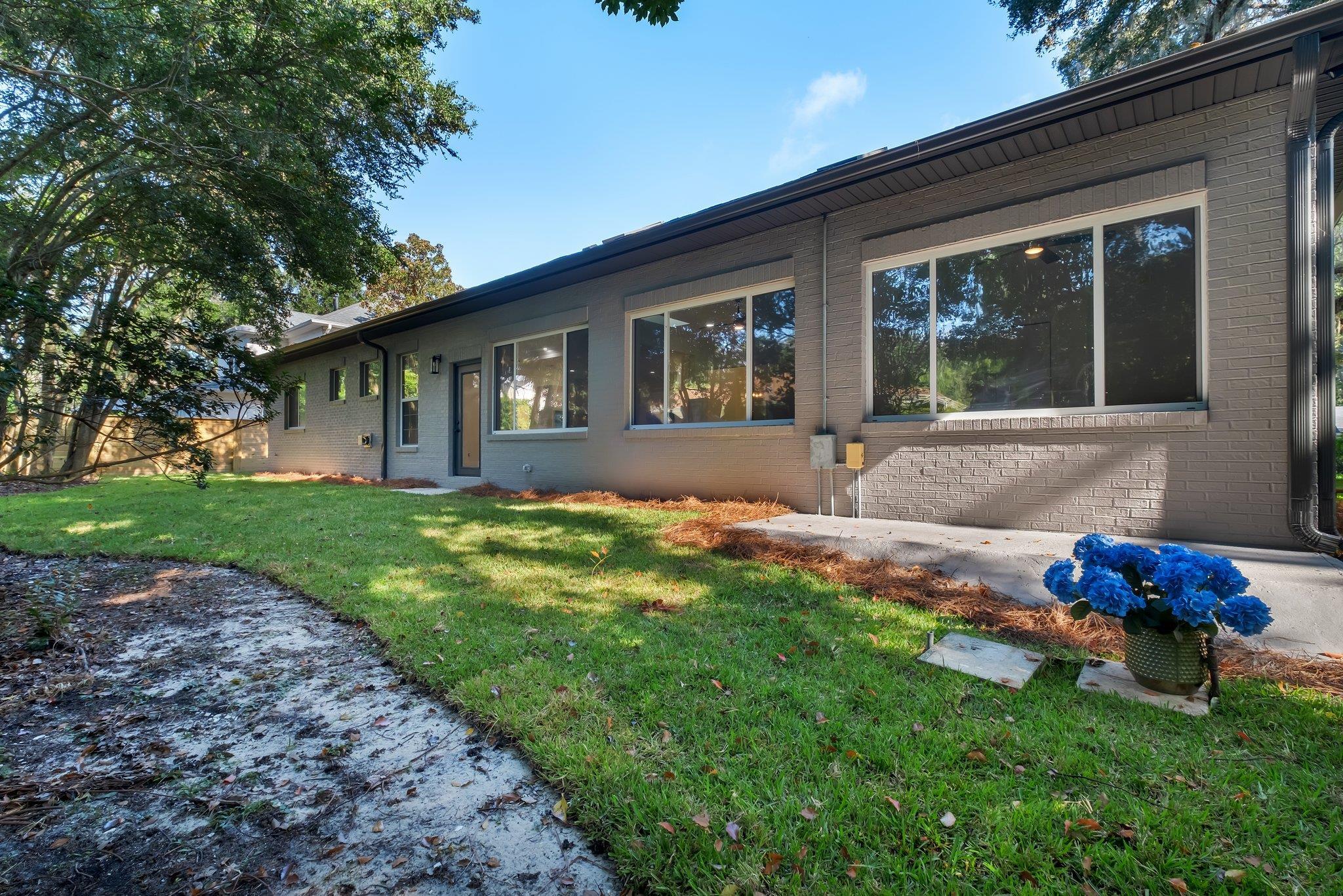 1141 Renae Way