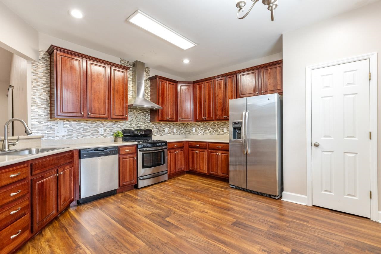 6145 Observation Circle