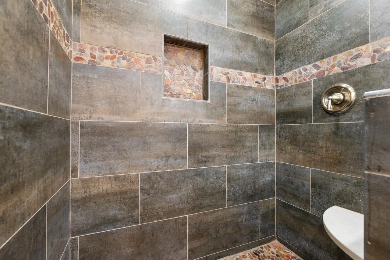 6145 Observation Circle