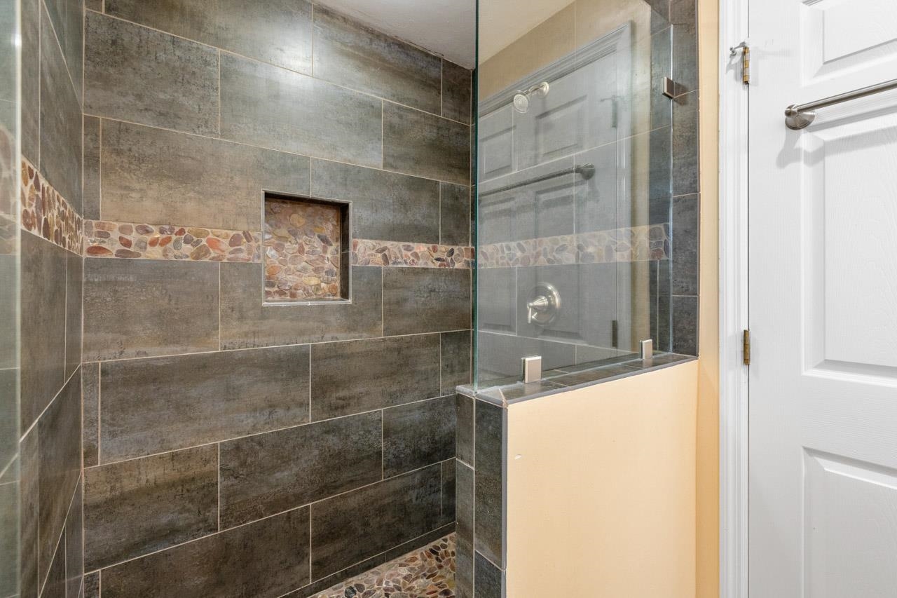 6145 Observation Circle