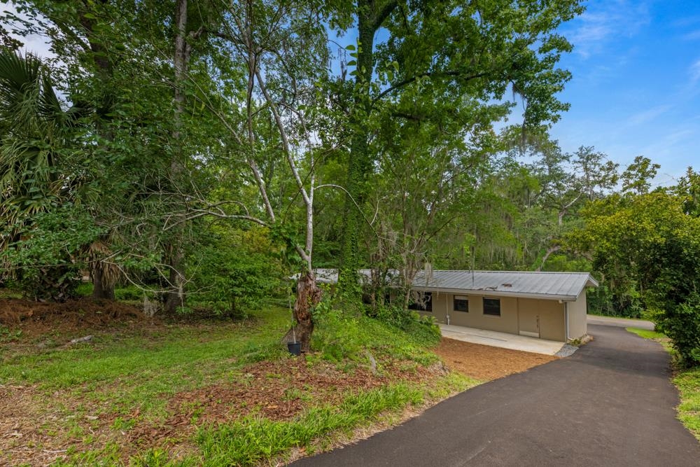 1802 W Indianhead Drive