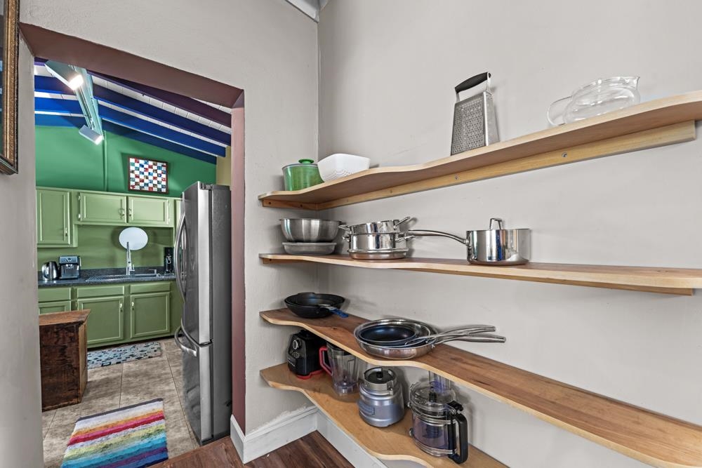 1802 W Indianhead Drive