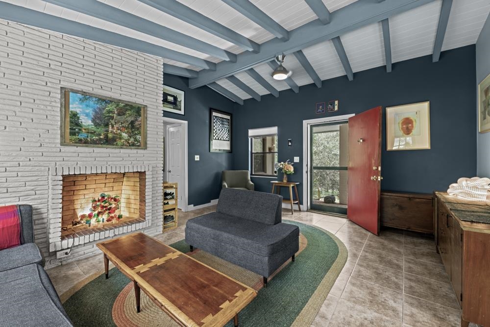 1802 W Indianhead Drive