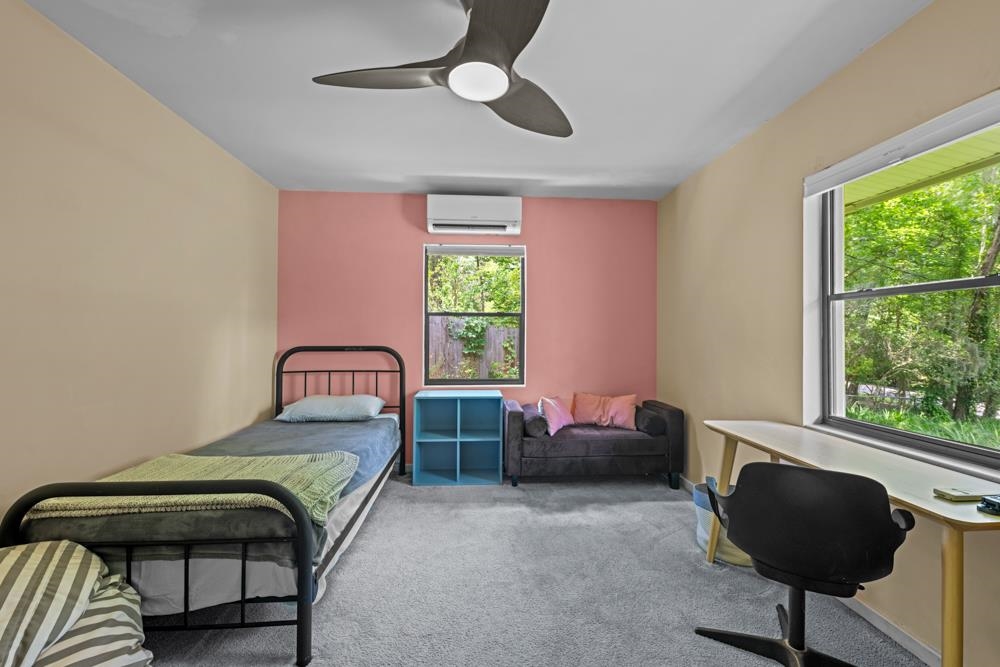 1802 W Indianhead Drive