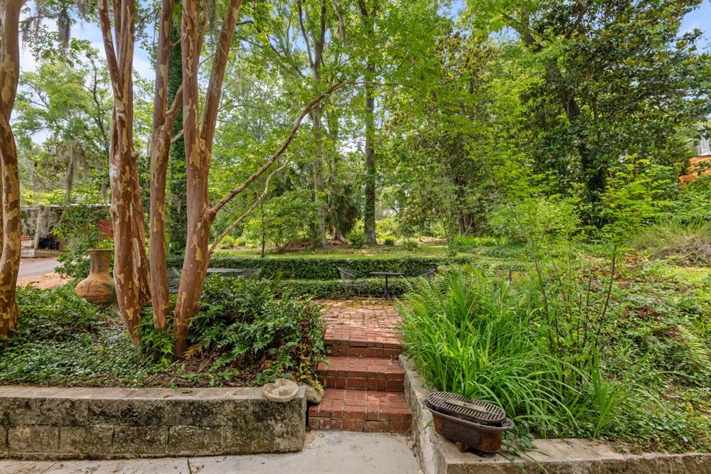 1802 W Indianhead Drive