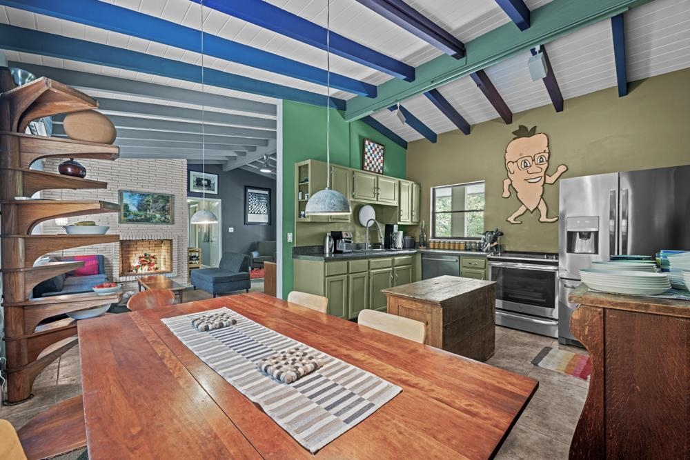 1802 W Indianhead Drive