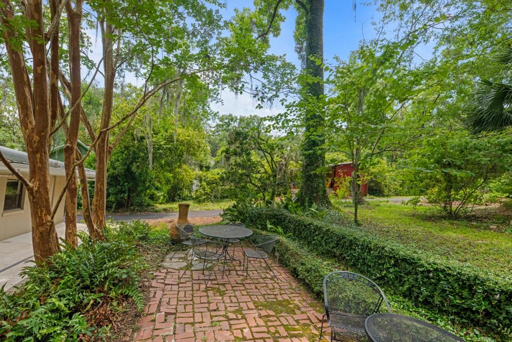 1802 W Indianhead Drive