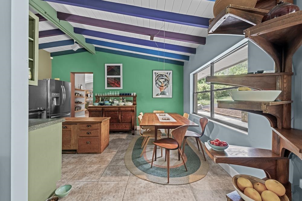 1802 W Indianhead Drive