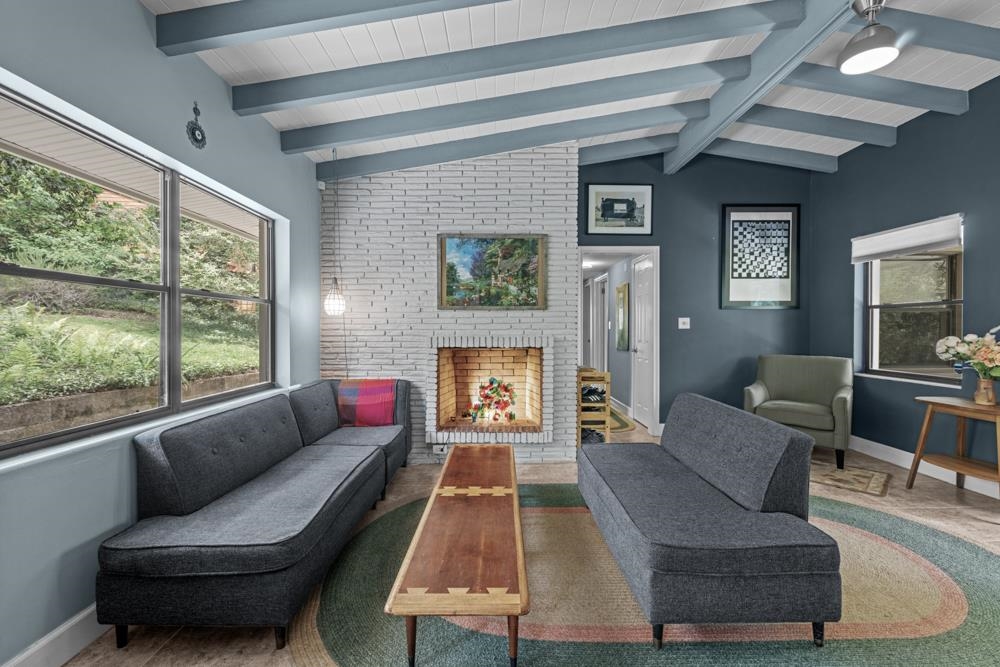 1802 W Indianhead Drive