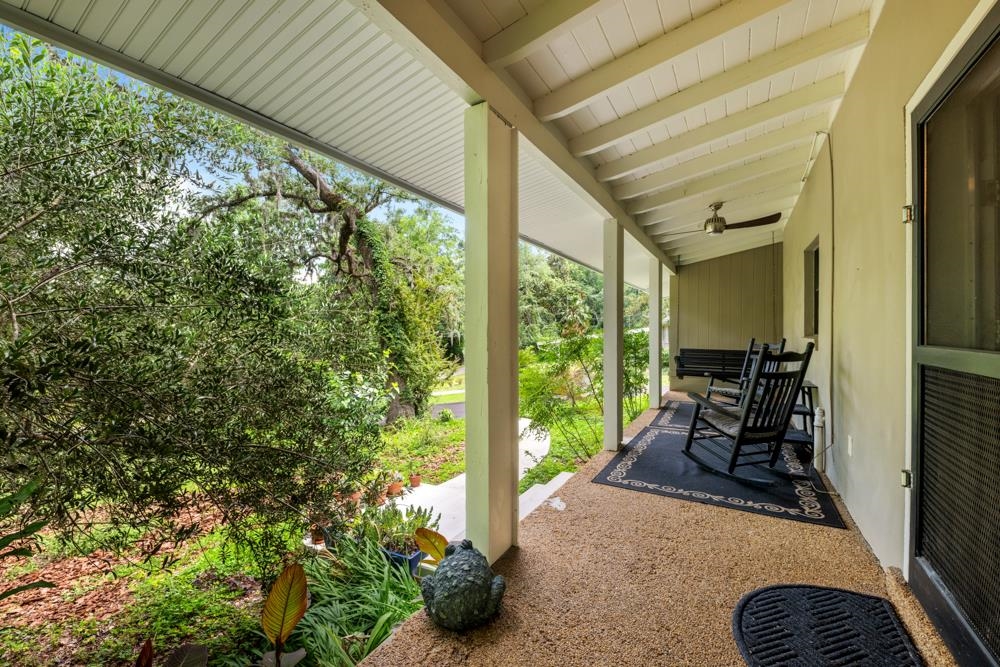 1802 W Indianhead Drive