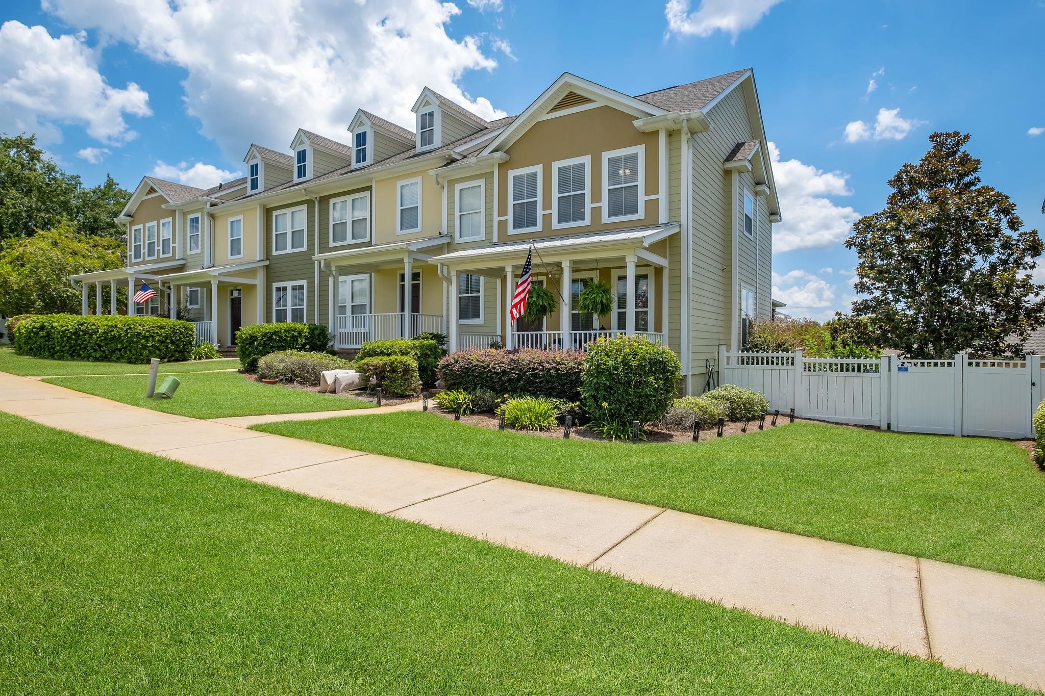 3085 Merchants Row Boulevard