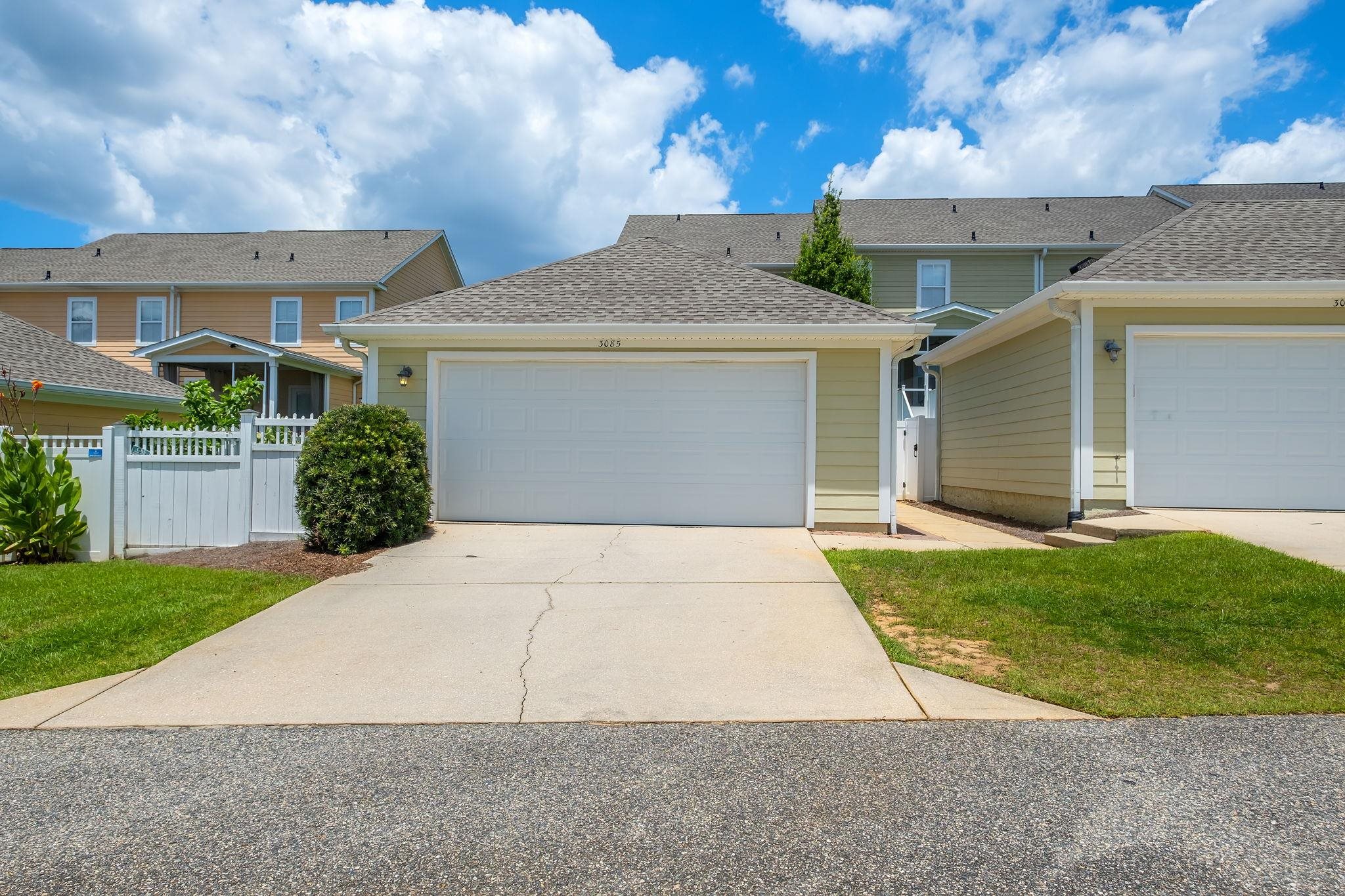 3085 Merchants Row Boulevard