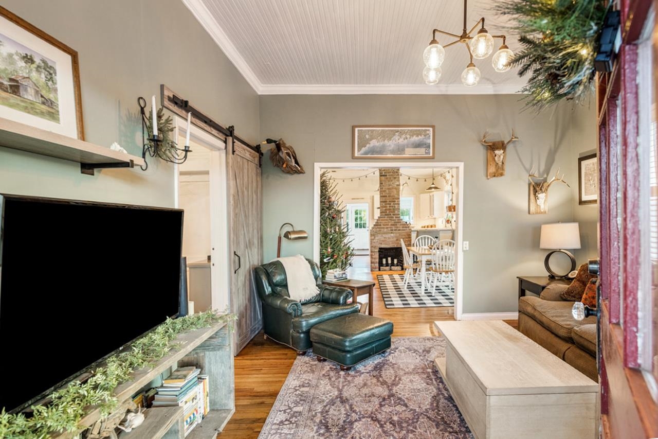 864 Ashville Highway