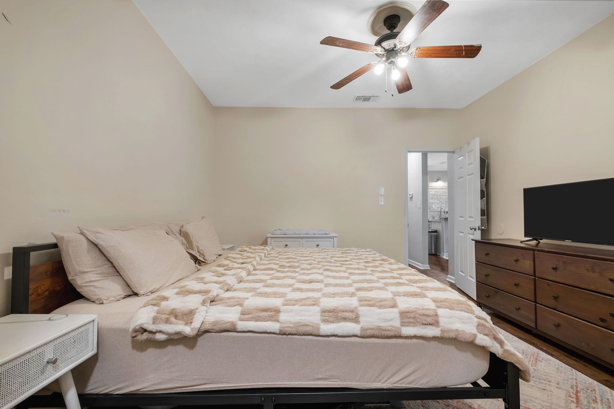 2555 Panther Creek Road
