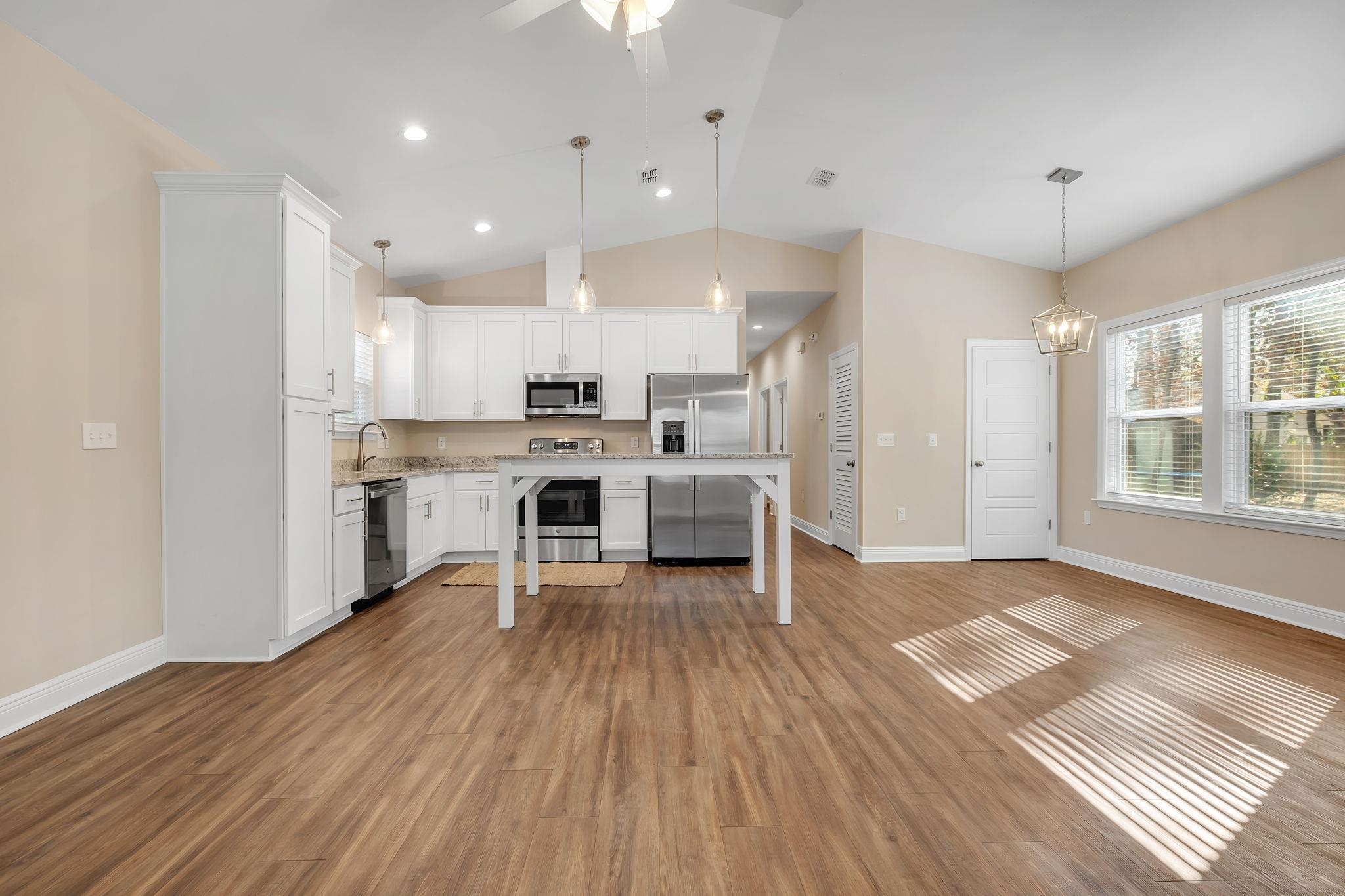 115 Comanche Trail