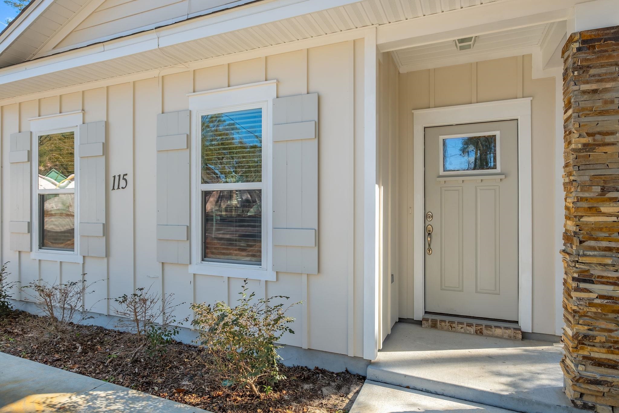 115 Comanche Trail